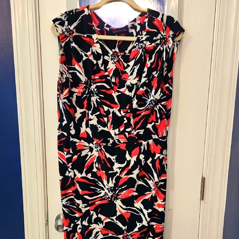 Floral Sleeveless Dress - Black, Red, White